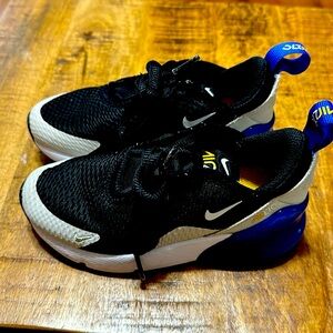 Nike 270s kids 11c